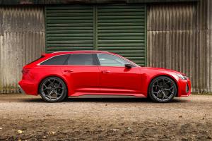 Audi RS6 Performance - side