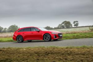 Audi RS6 Performance - driving