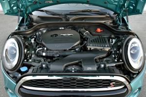 BMW Twin Power turbo engine in a Mini Cooper S